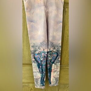 EVCR Ladies M Hayley Elephant Rhapsody Leggings Boho Yoga EUC Evolution Creation